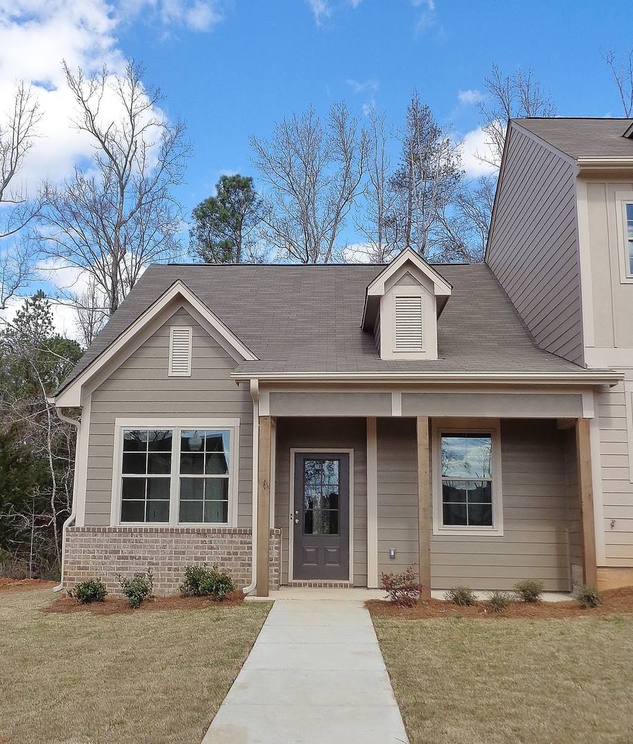 Townhouse for rent at 602 The Heights Lane, Calera, AL 35040