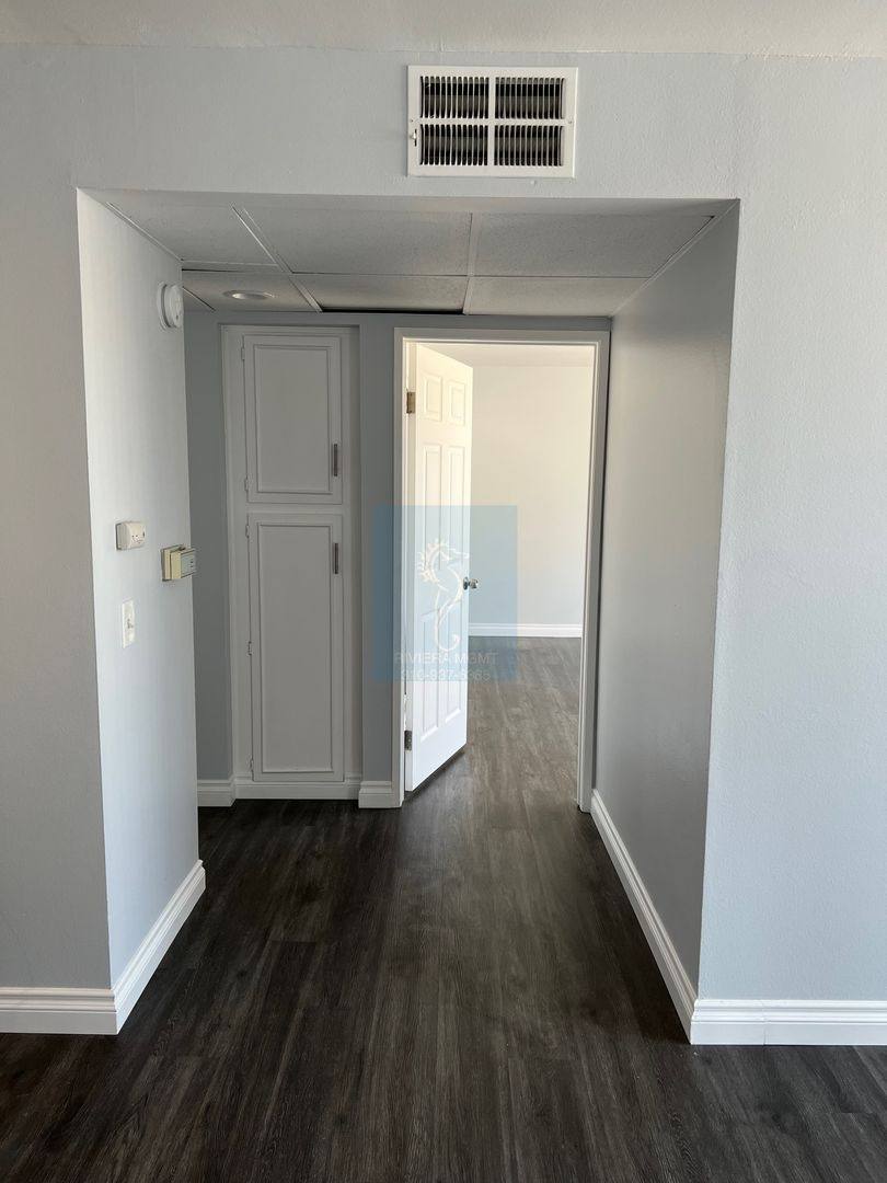 Apartment for rent at 11857 Texas Ave, Los Angeles, CA 90025