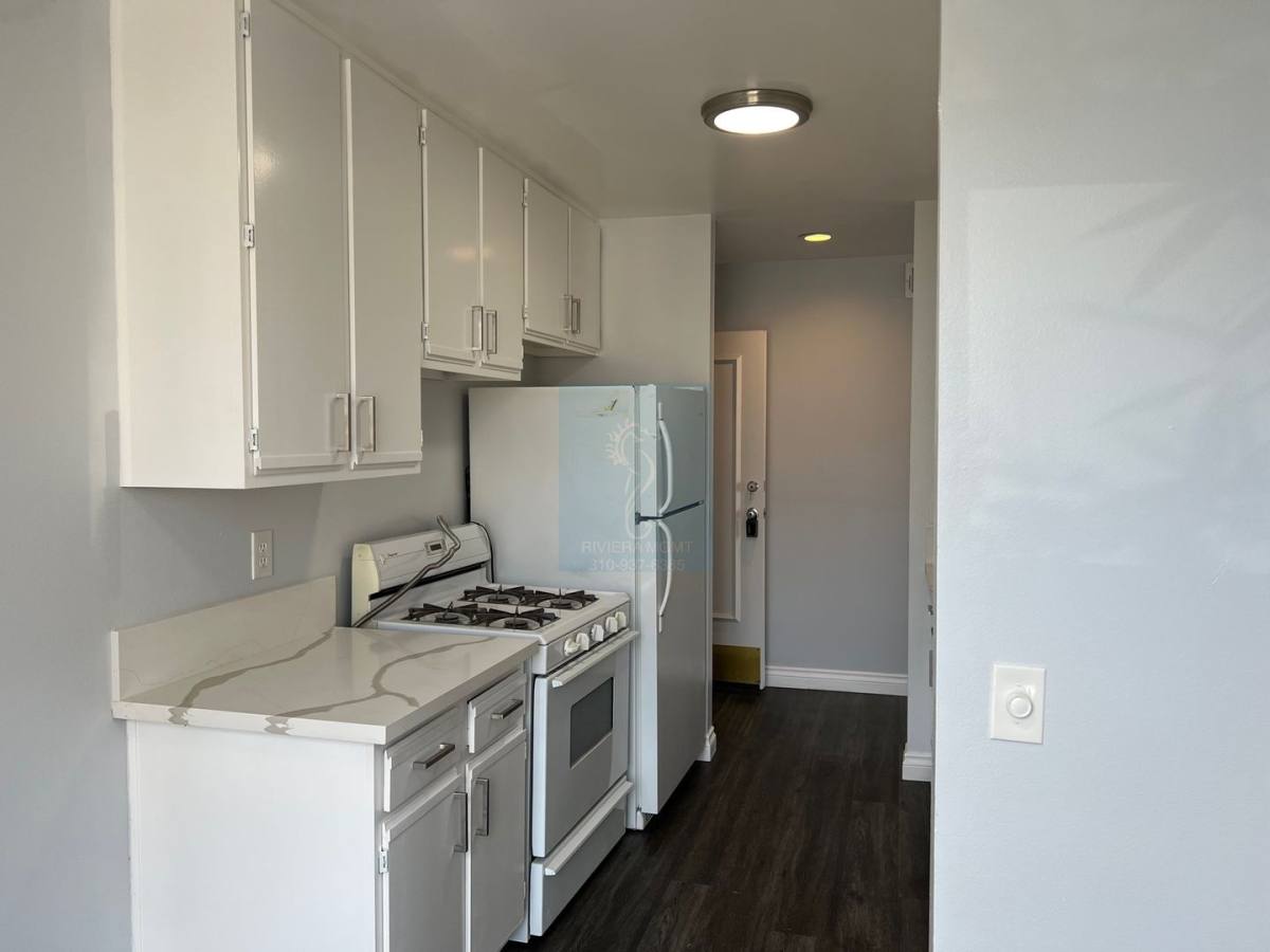 Apartment for rent at 11857 Texas Ave, Los Angeles, CA 90025