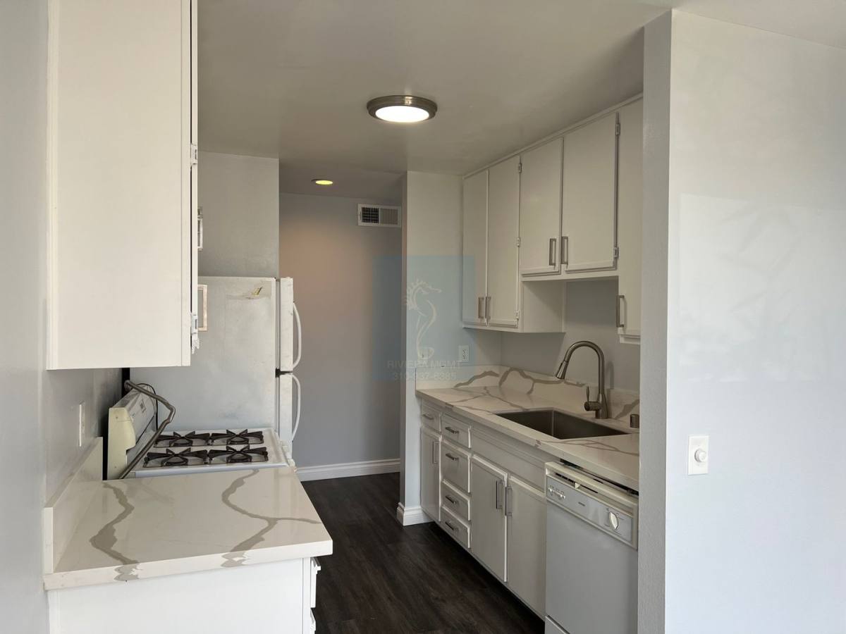 Apartment for rent at 11857 Texas Ave, Los Angeles, CA 90025