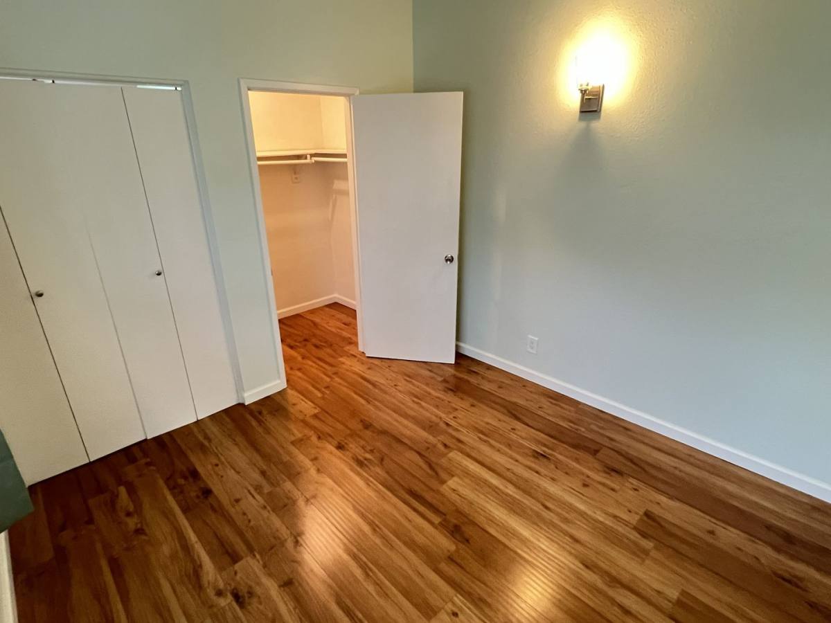 Townhouse for rent at 1910 W Palmyra Ave, Orange, CA 92868