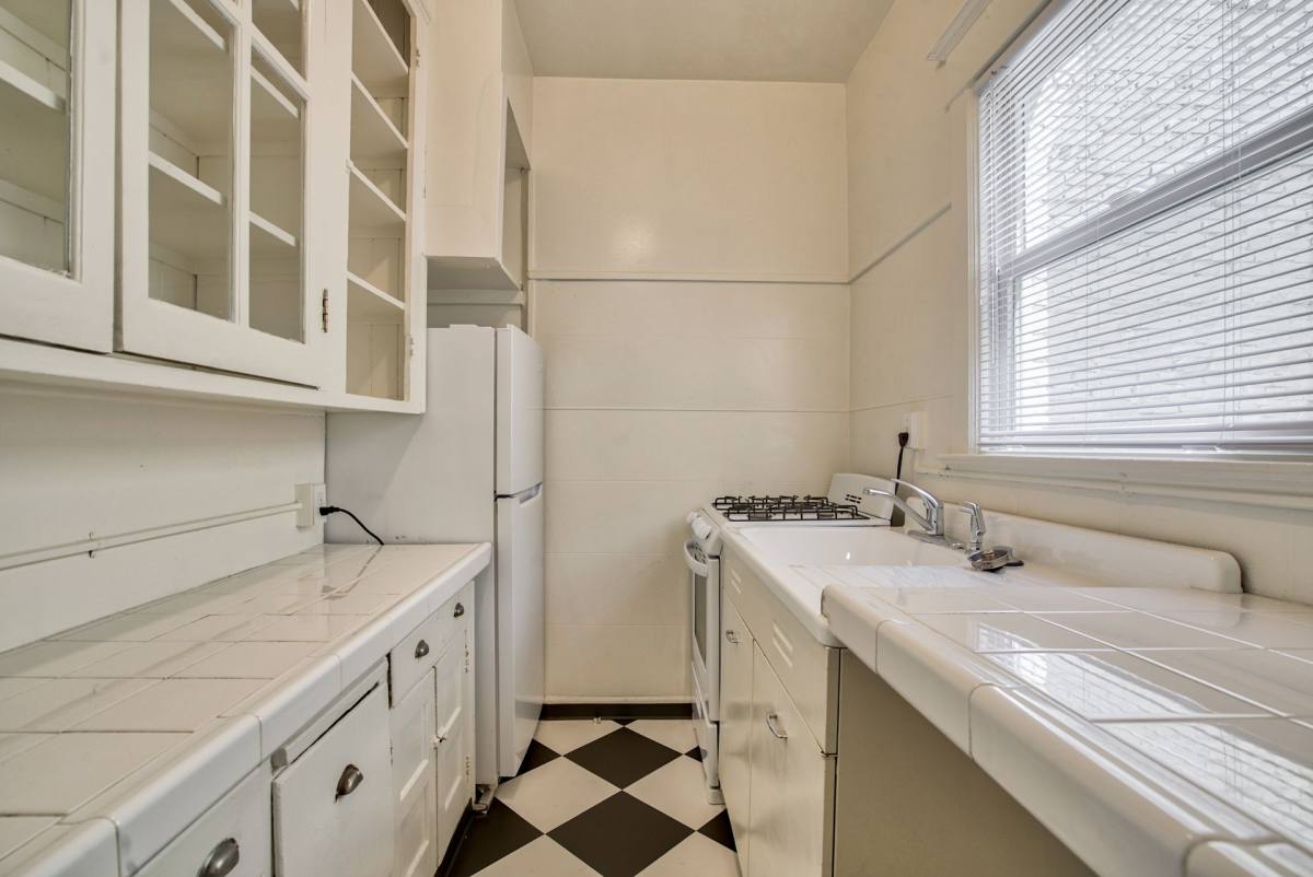 Apartment for rent at 104 NW 20th Ave, Portland, OR 97209