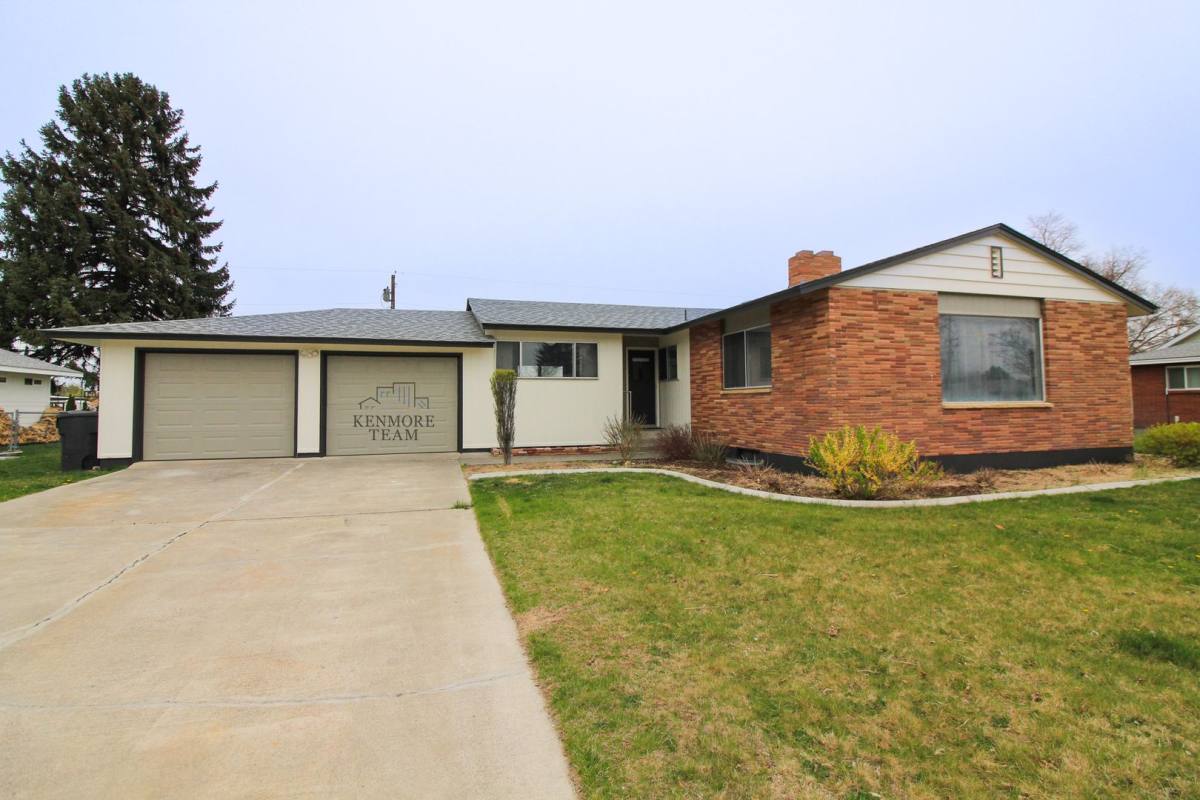 House for rent at 1500 Woodbury St, Richland, WA 99354
