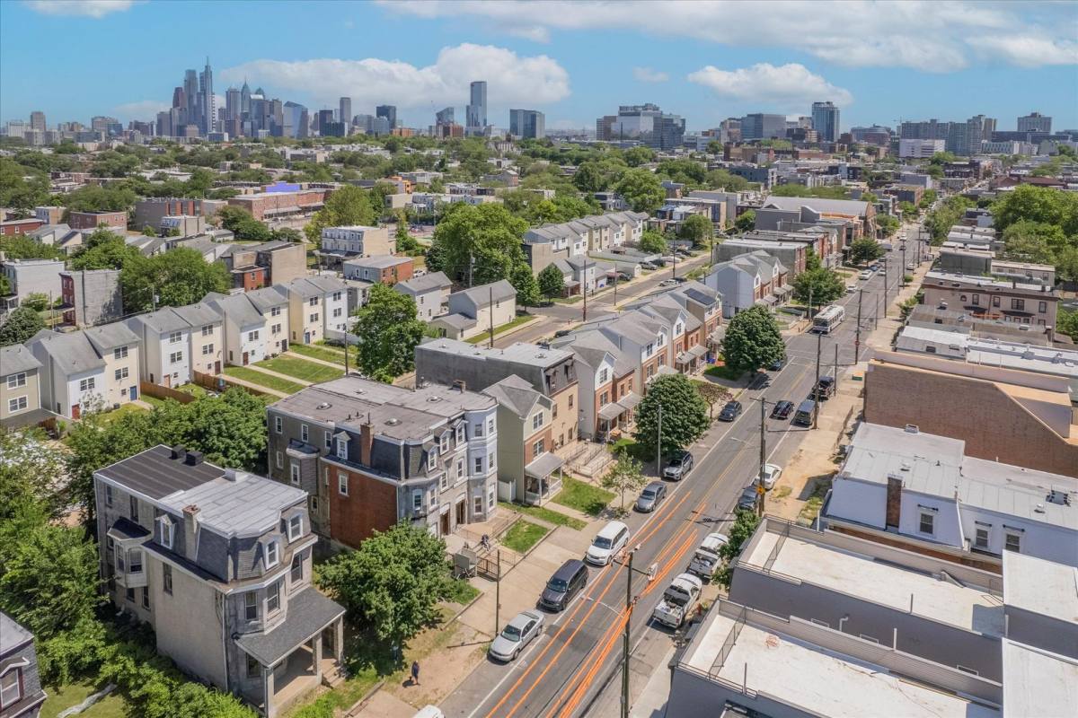 Apartment for rent at 746 N 40th St, Philadelphia, PA 19104