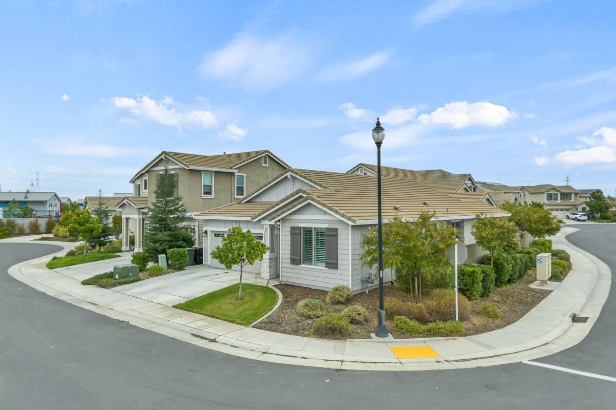 House for rent at 800 Daggerwing Court, Roseville, CA 95747