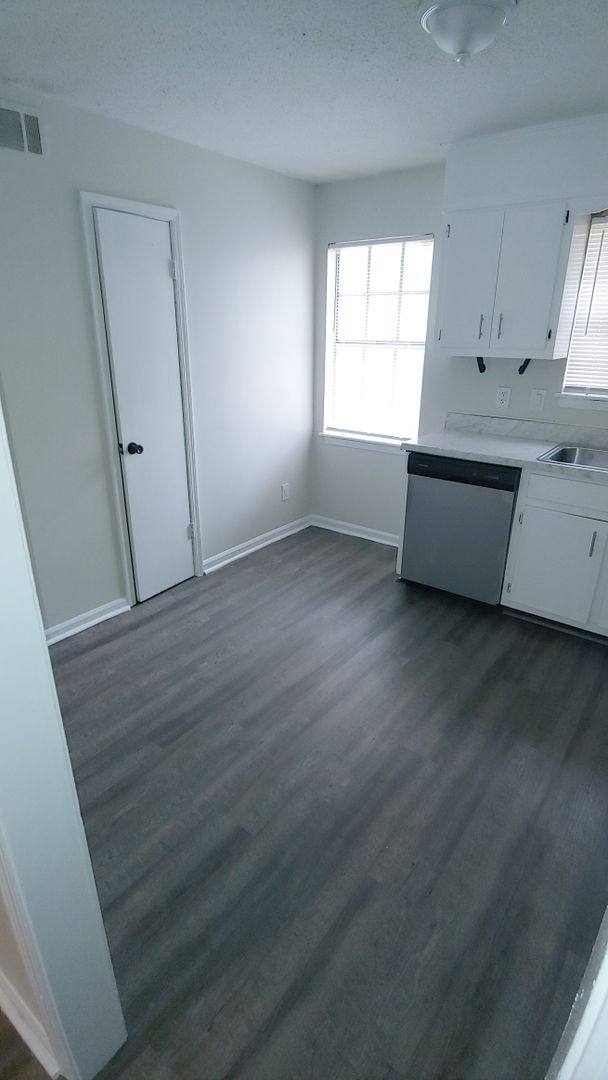 Apartment for rent at 404 8th Ave NE, Tuscaloosa, AL 35404