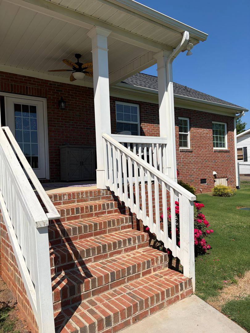 House for rent at 202 Roscoe Dr, Greer, SC 29651