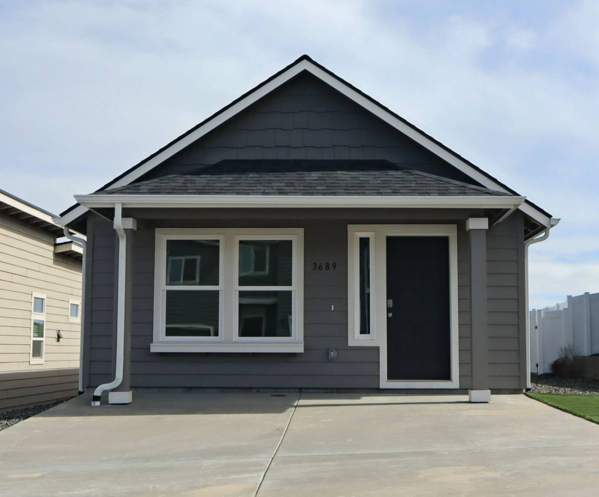 House for rent at 3689 S Roosevelt St, Kennewick, WA 99338