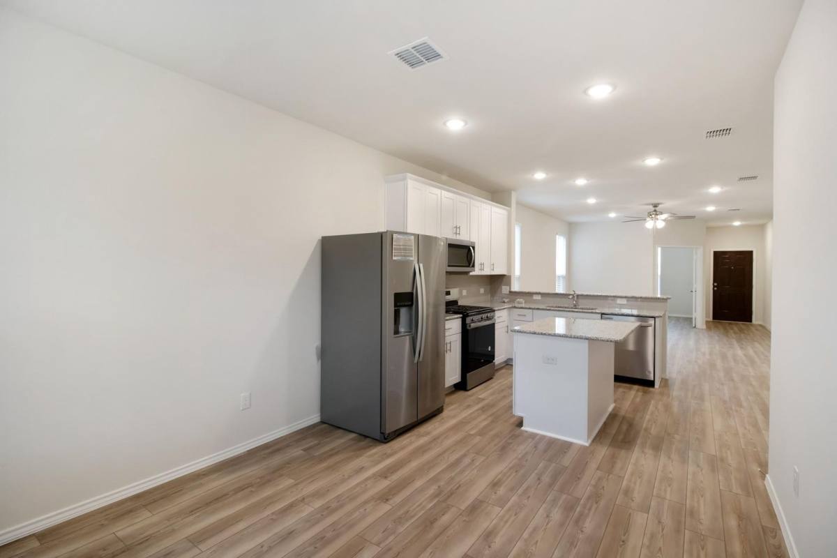 House for rent at 804 Cormorant St, Princeton, TX 75407