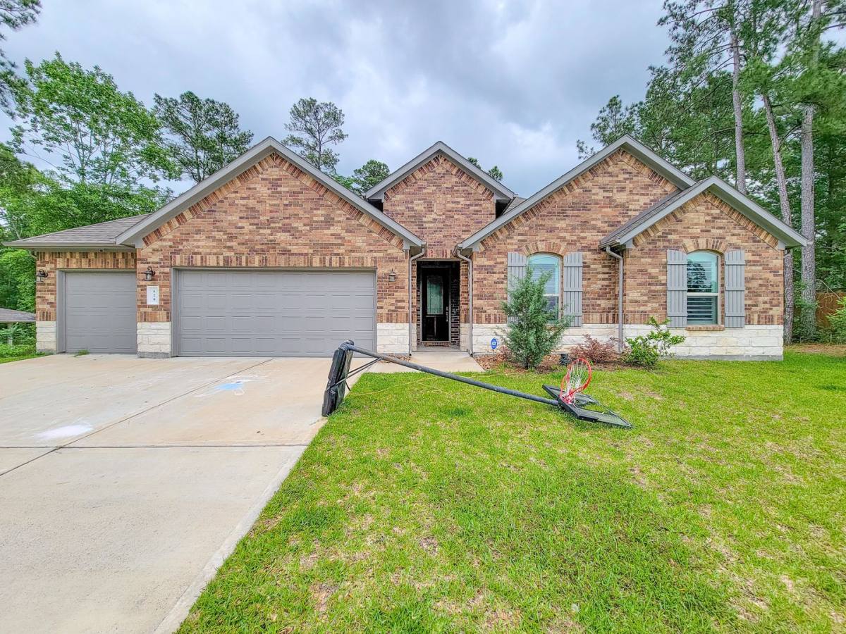 House for rent at 129 Jim Hall Lane, New Waverly, TX 77358