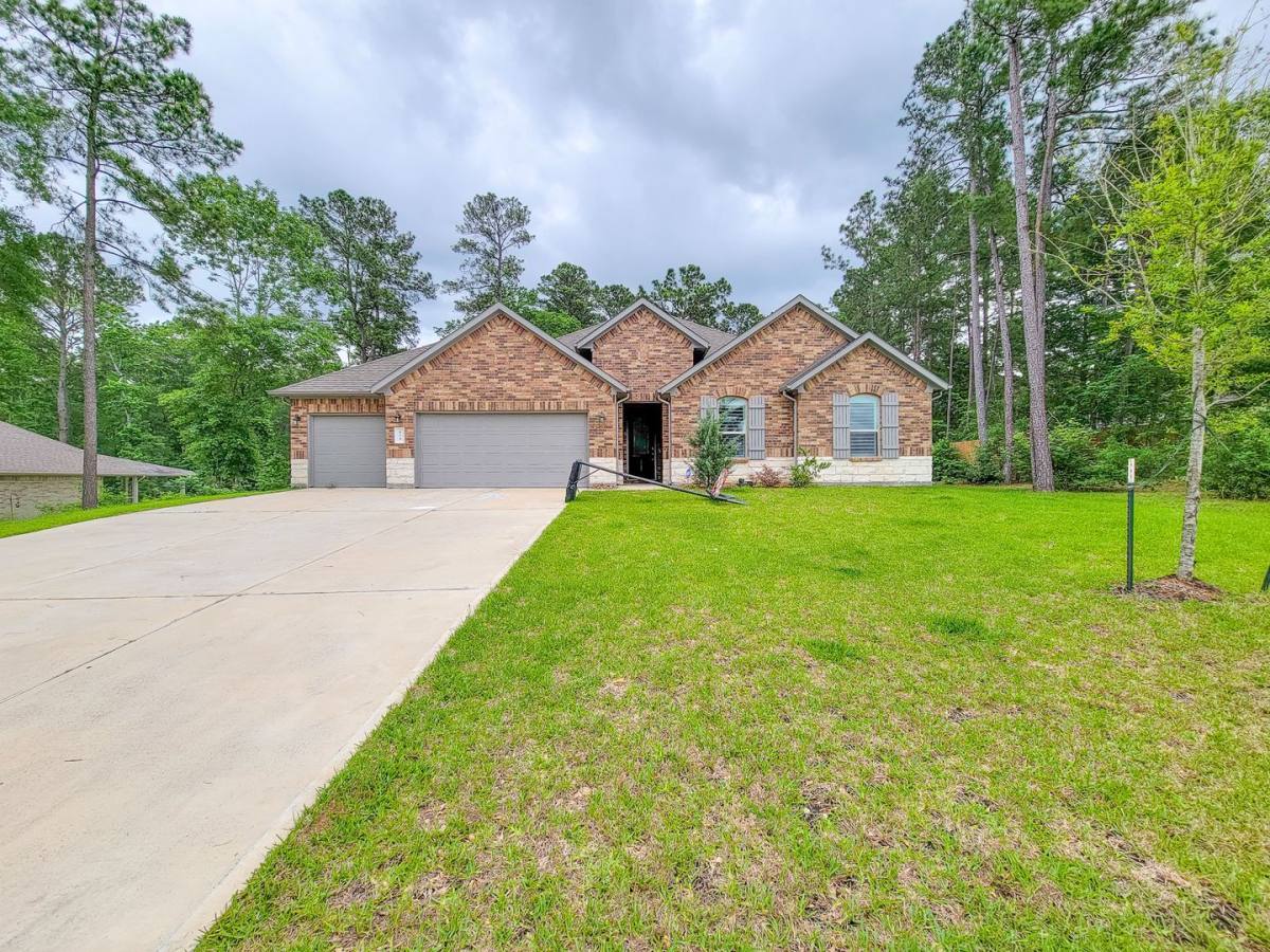 House for rent at 129 Jim Hall Lane, New Waverly, TX 77358