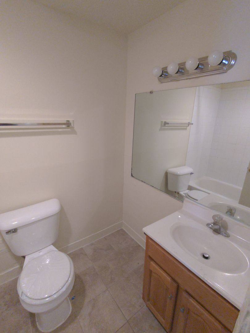 Apartment for rent at 1975 Mack Blvd, Allentown, PA 18103