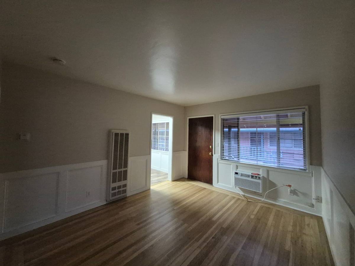 Apartment for rent at 2323 H St, Sacramento, CA 95816