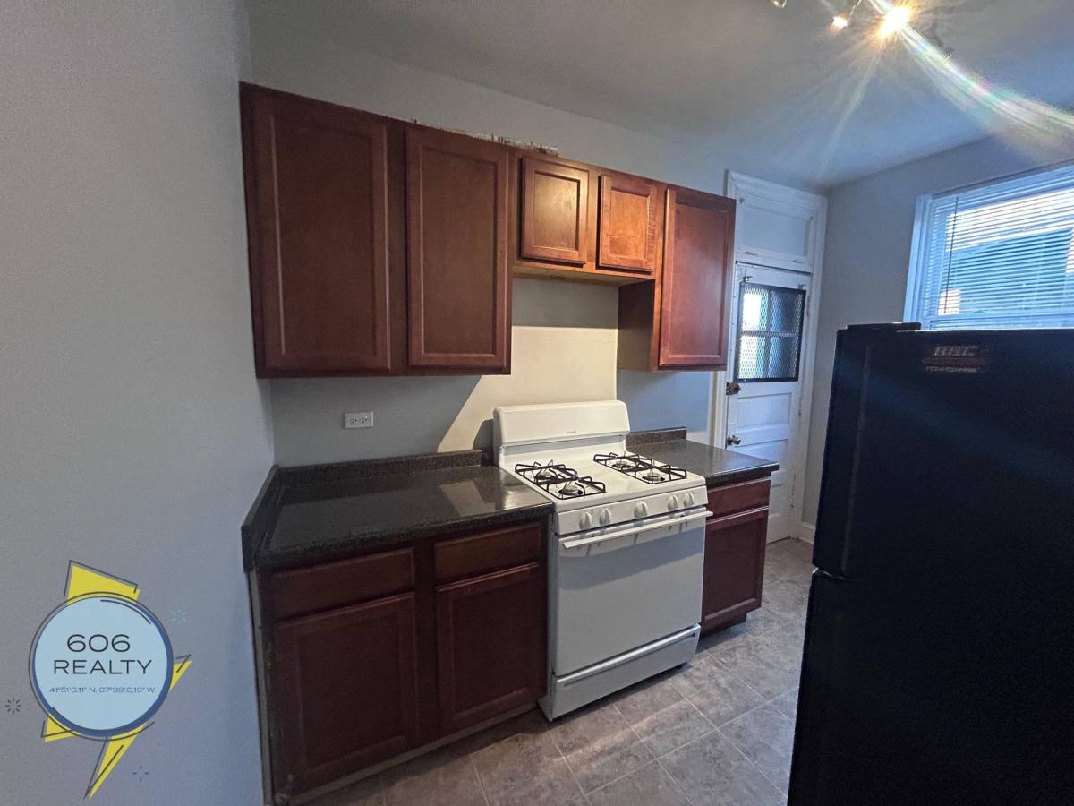 Apartment for rent at 7340-50 N Damen Ave, Chicago, IL 60645