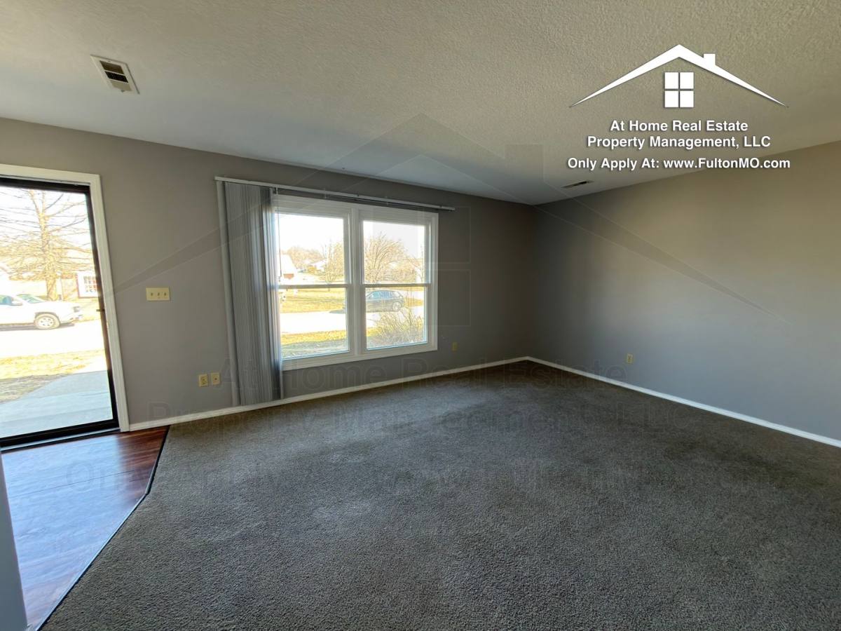 Townhouse for rent at 1904 Springdale Court, Mexico, MO 65265