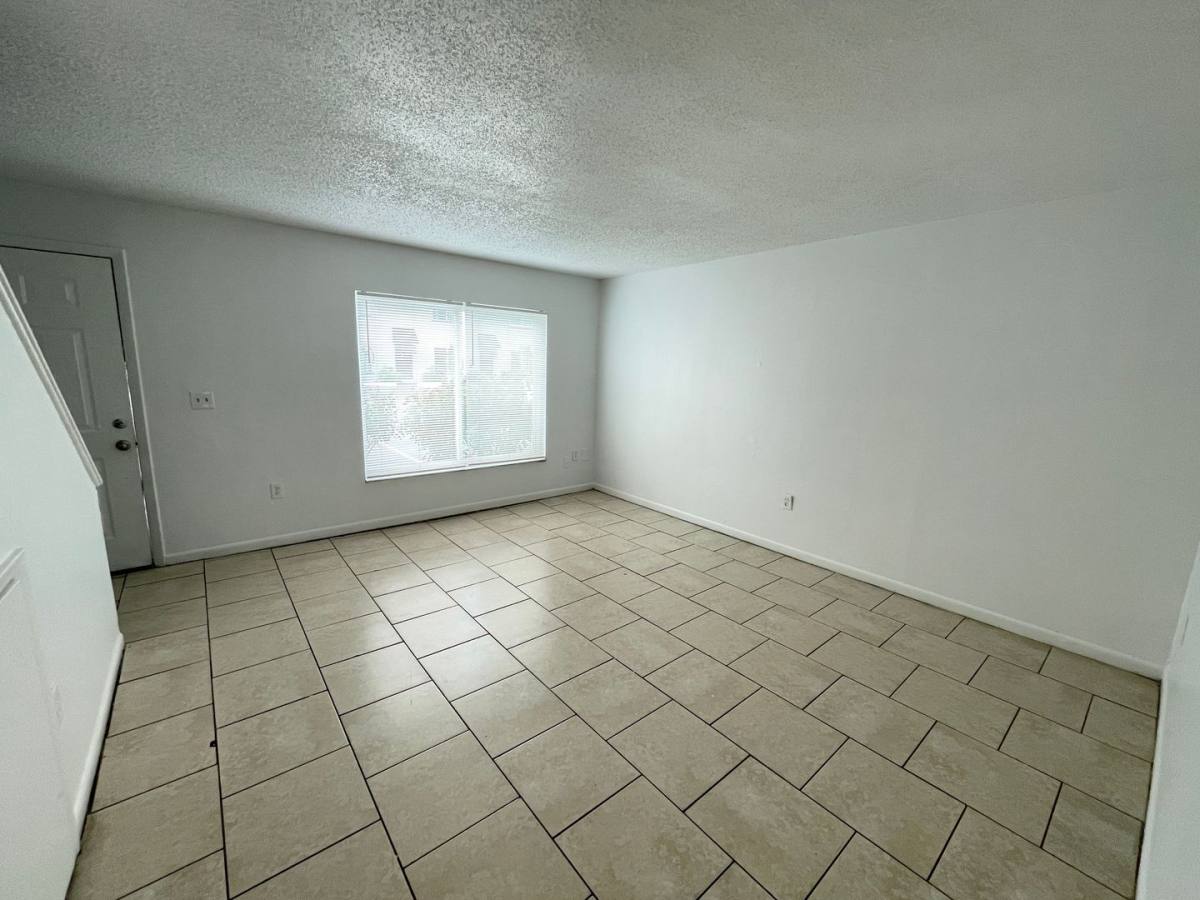 Townhouse for rent at 8731 1 2 N 50th St, Tampa, FL 33617