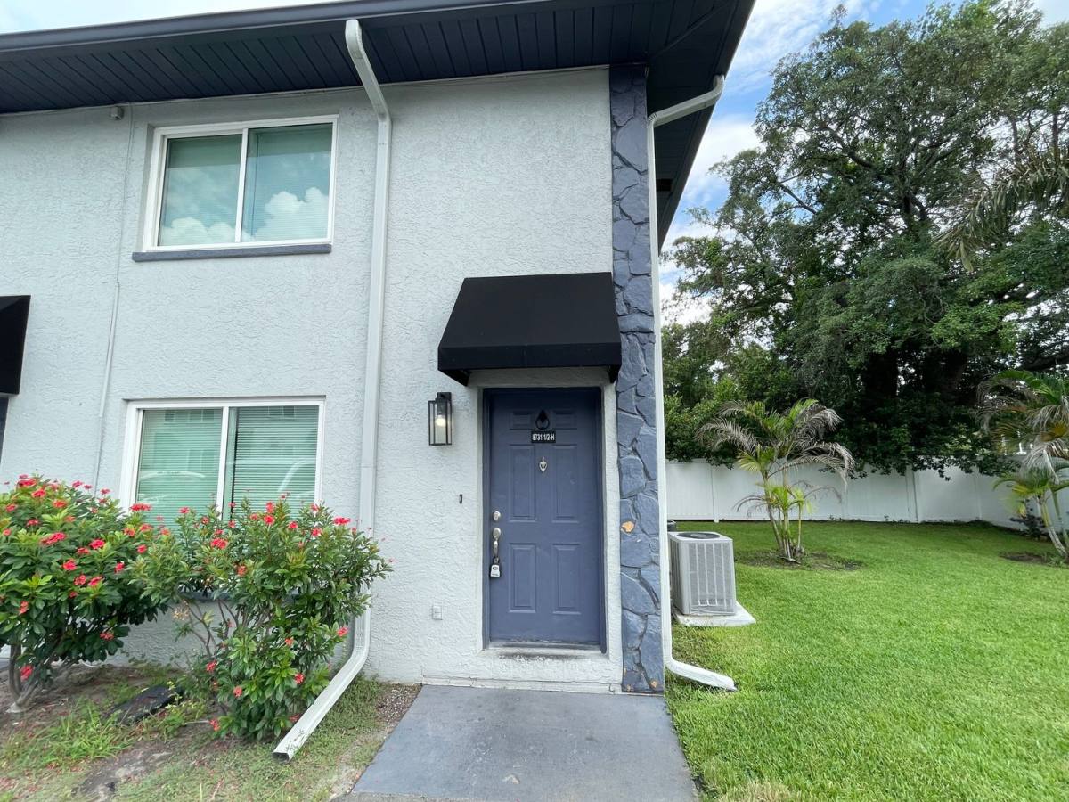 Townhouse for rent at 8731 1 2 N 50th St, Tampa, FL 33617