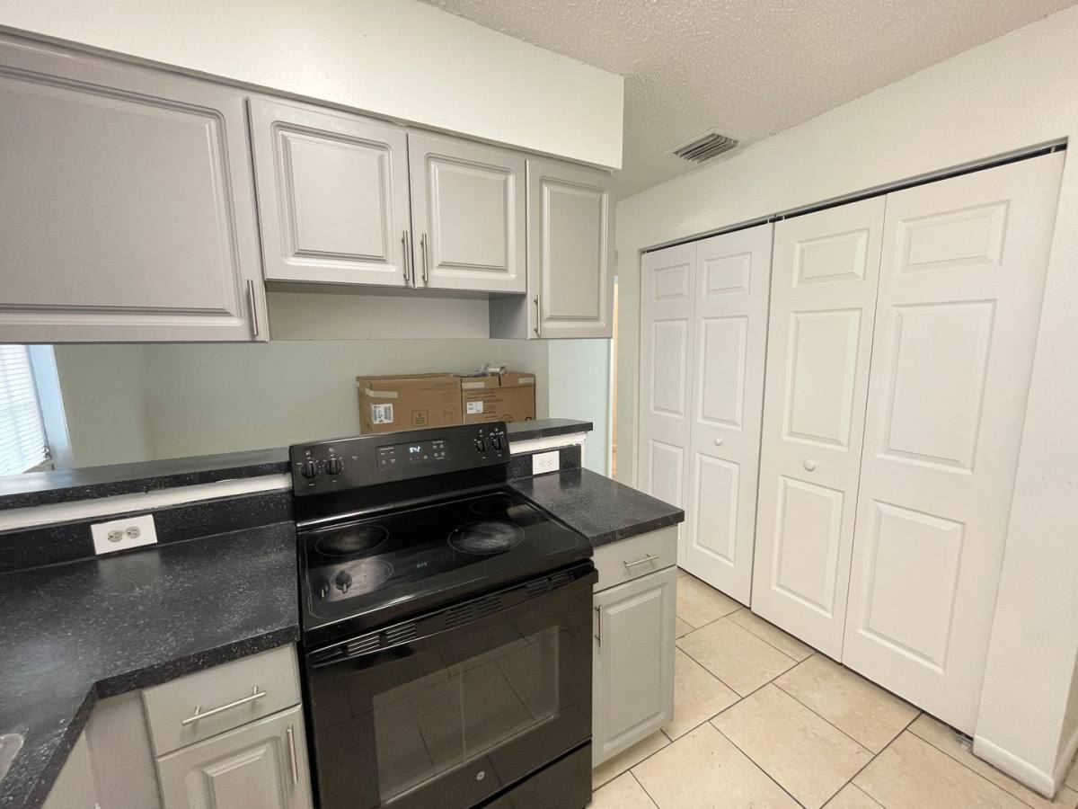 Townhouse for rent at 8731 1 2 N 50th St, Tampa, FL 33617