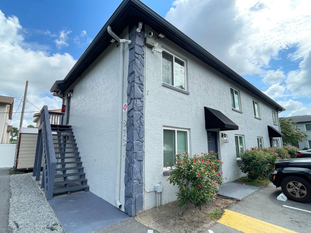 Townhouse for rent at 8731 N 50th St, Tampa, FL 33617