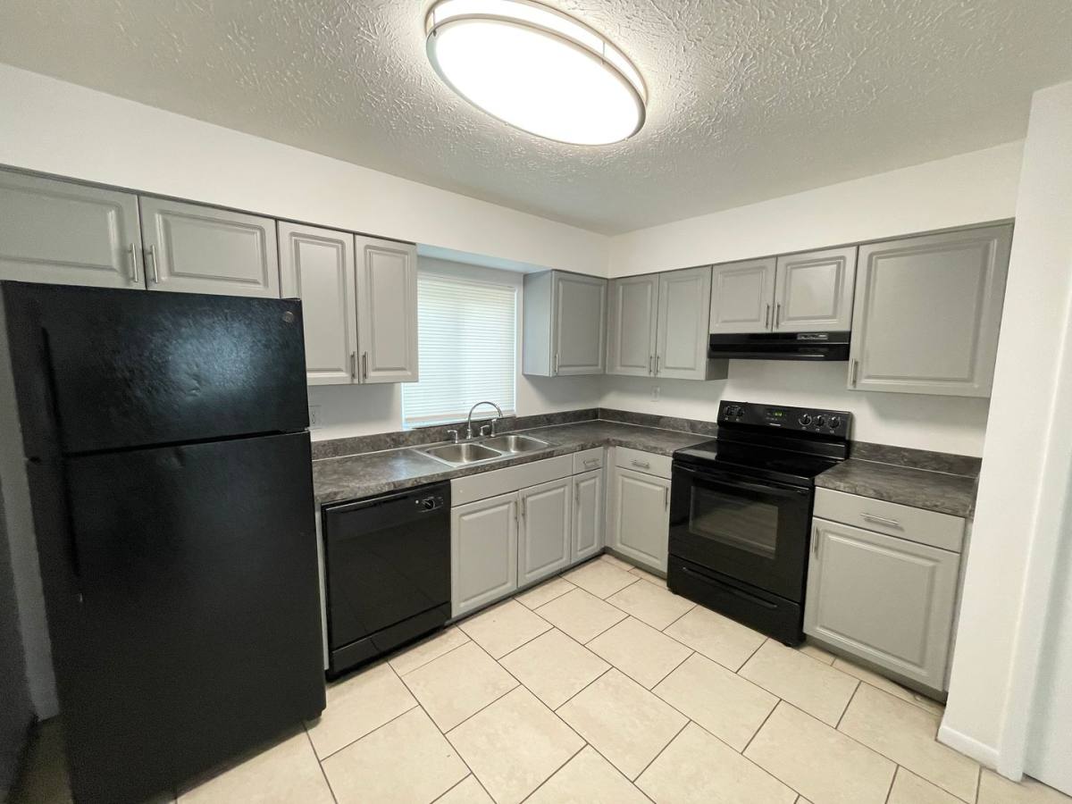 Townhouse for rent at 8731 N 50th St, Tampa, FL 33617