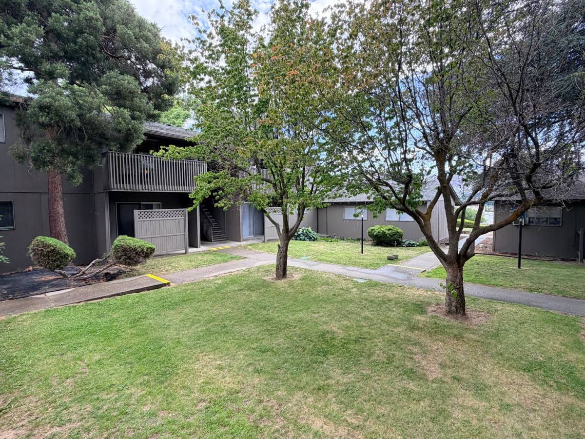 Apartment for rent at 601 N Baker, East Wenatchee, WA 98802