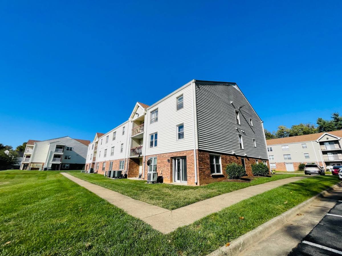 Apartment for rent at 202 Chesterfield Lane, Stafford, VA 22554