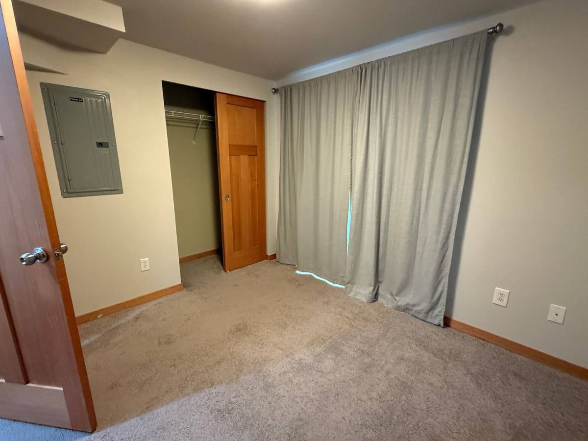 Townhouse for rent at 9006 18th Ave SW #B, Seattle, WA 98106