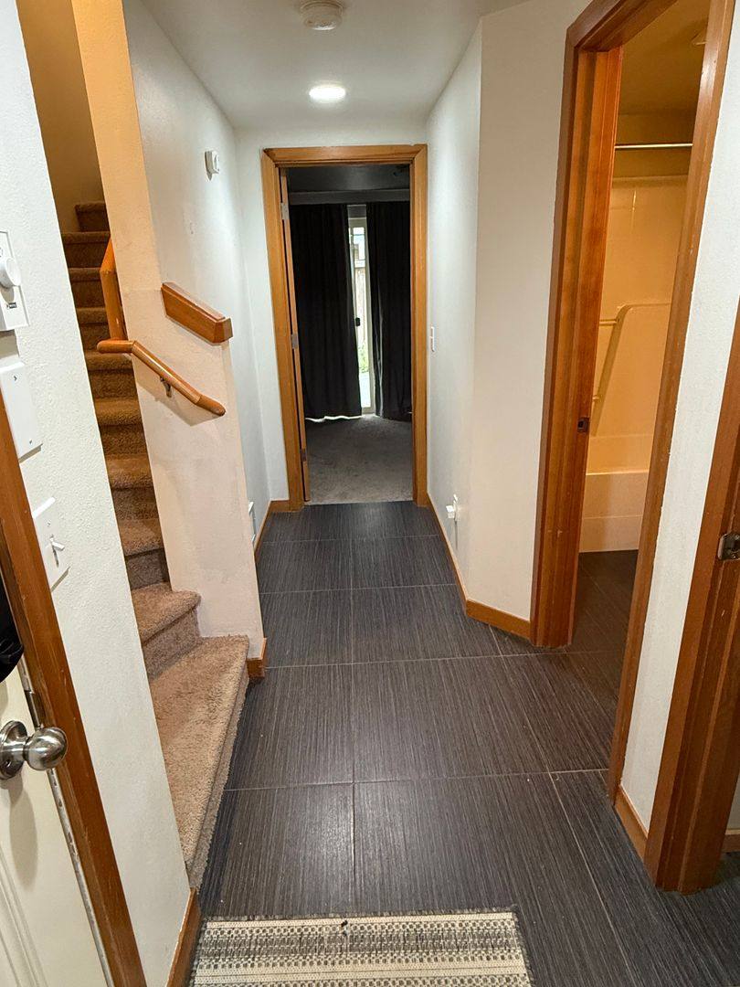 Townhouse for rent at 9006 18th Ave SW #B, Seattle, WA 98106