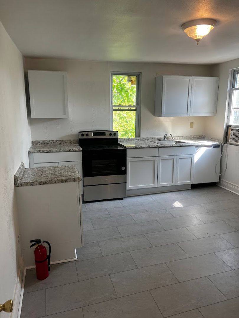 Apartment for rent at 5531 Howe St, Pittsburgh, PA 15232