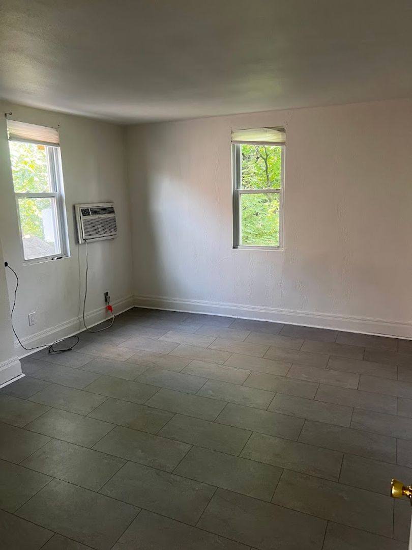 Apartment for rent at 5531 Howe St, Pittsburgh, PA 15232