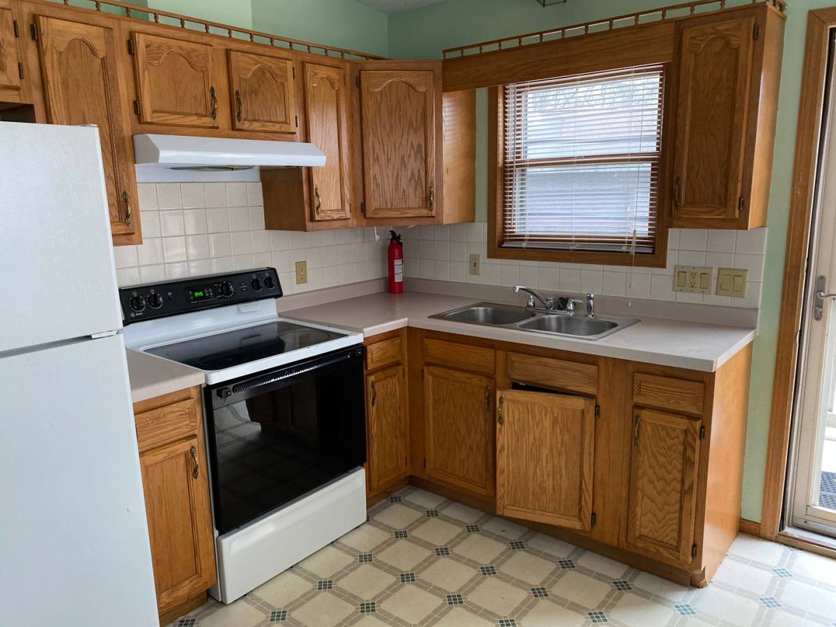 Apartment for rent at 1223-1225 Elgin Ave, Janesville, WI 53548