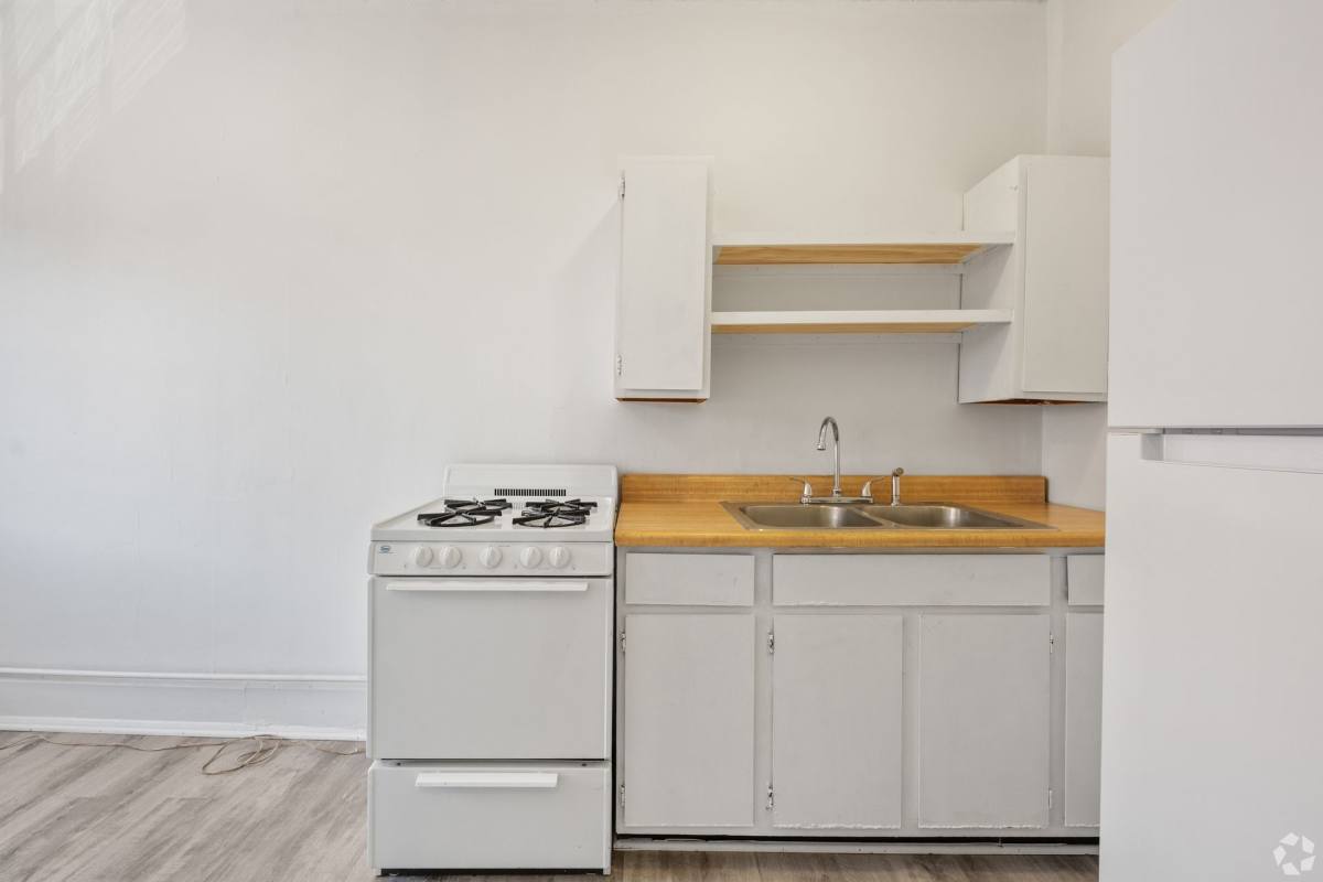 Apartment for rent at 1226-1228 29th St S, Birmingham, AL 35205