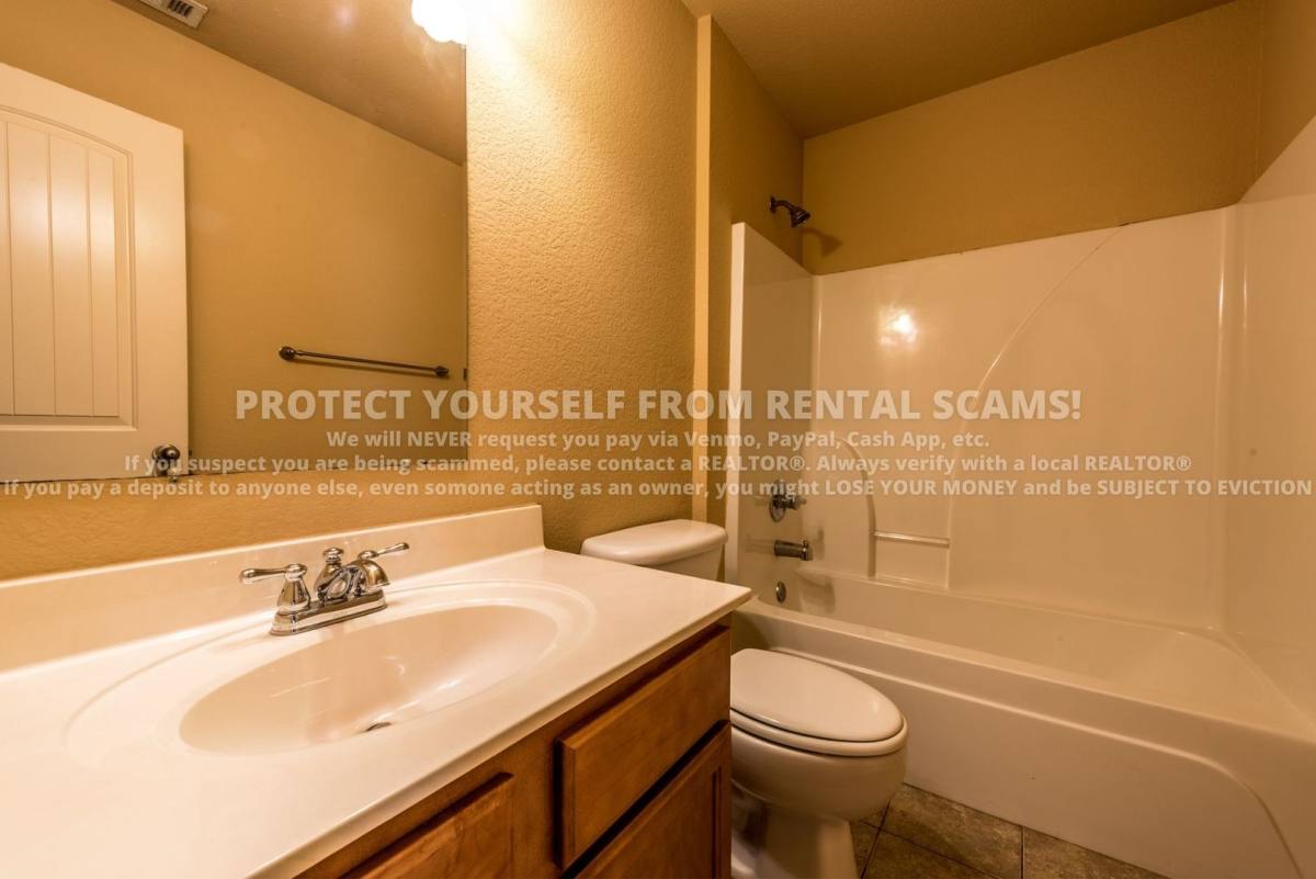 House for rent at 4334 W Pecan St, Fayetteville, AR 72704