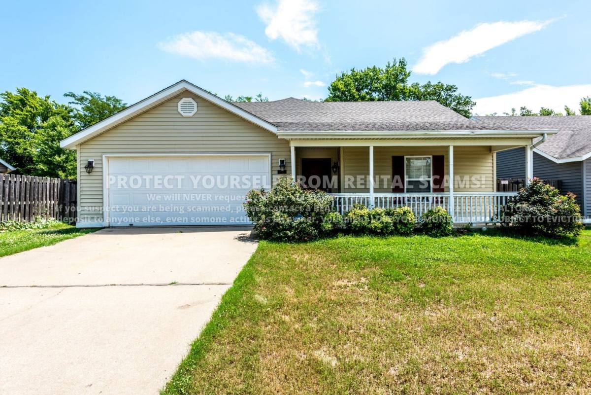 House for rent at 4334 W Pecan St, Fayetteville, AR 72704