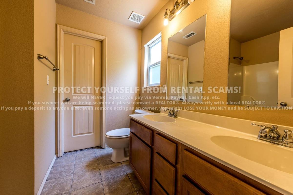 House for rent at 4334 W Pecan St, Fayetteville, AR 72704