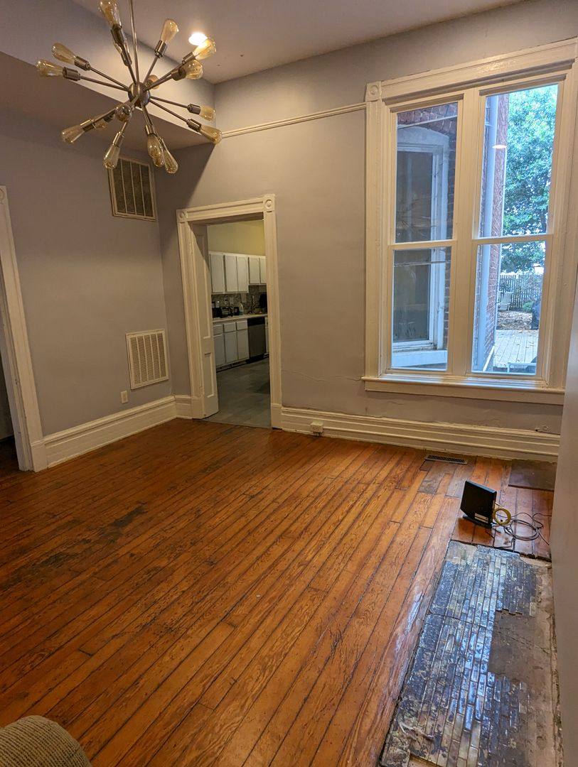 Apartment for rent at 1609 W Grace St, Richmond, VA 23220