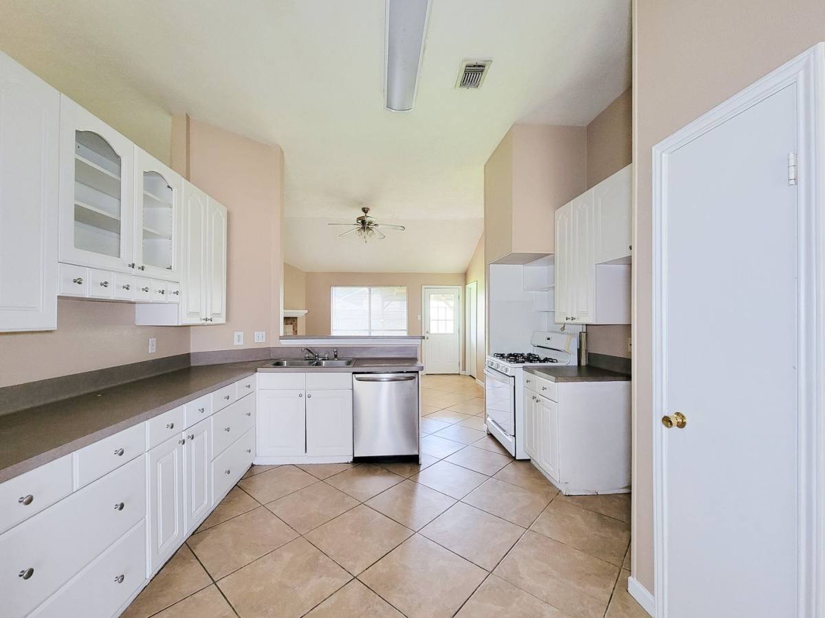 House for rent at 29002 Sedgefield St, Spring, TX 77386