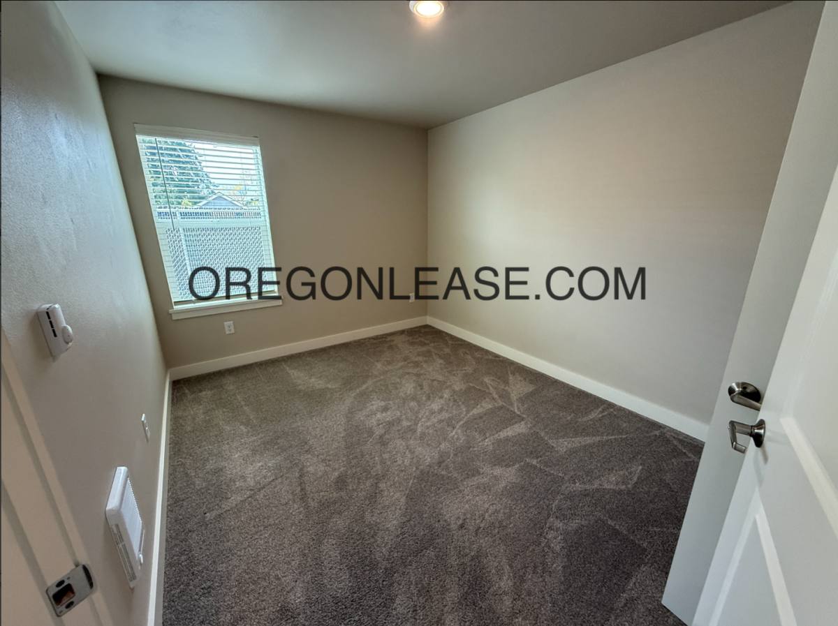 Apartment for rent at 4040 Horace St, Springfield, OR 97478