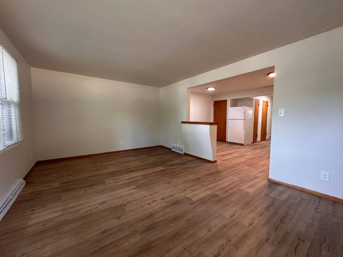 Townhouse for rent at 807-809 Sherry St, Neenah, WI 54956