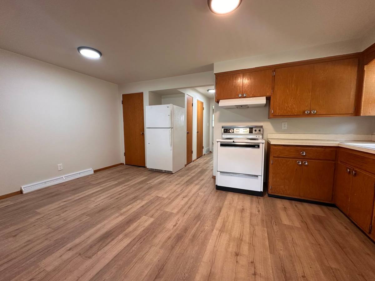 Townhouse for rent at 807-809 Sherry St, Neenah, WI 54956