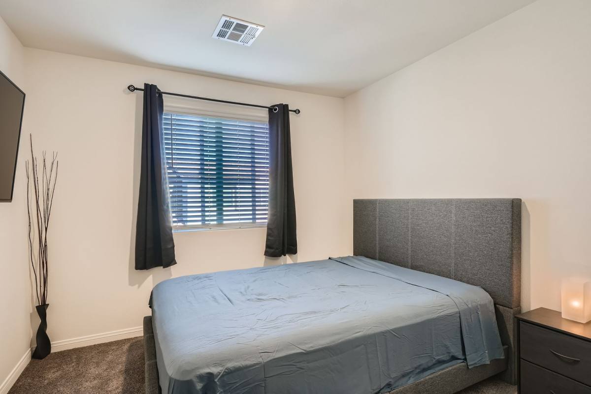 House for rent at 527 Clearsable Ave, Henderson, NV 89044