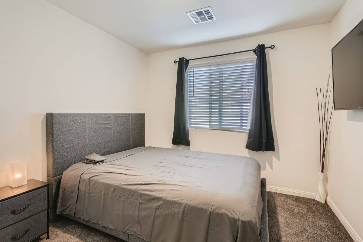 House for rent at 527 Clearsable Ave, Henderson, NV 89044