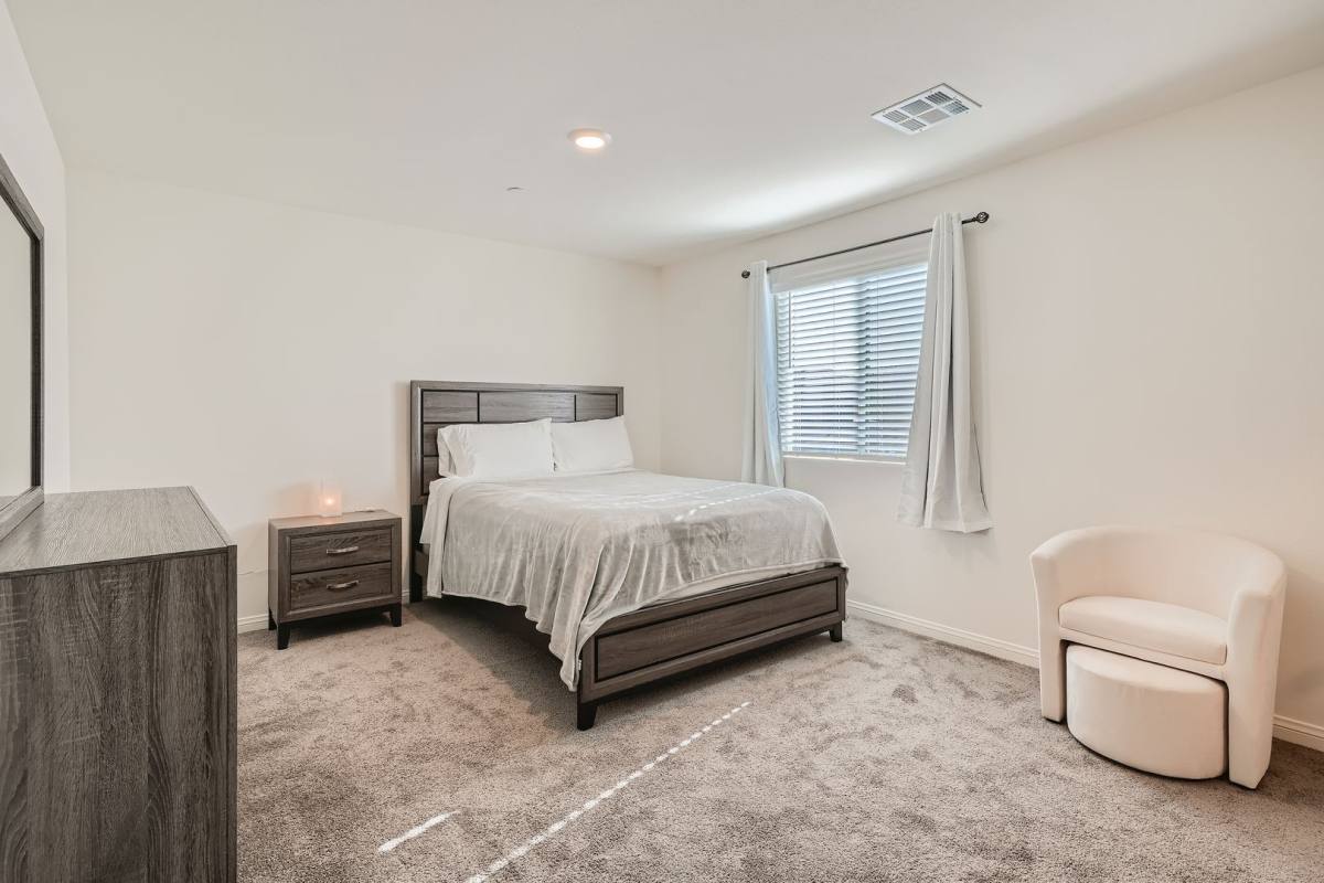 House for rent at 527 Clearsable Ave, Henderson, NV 89044