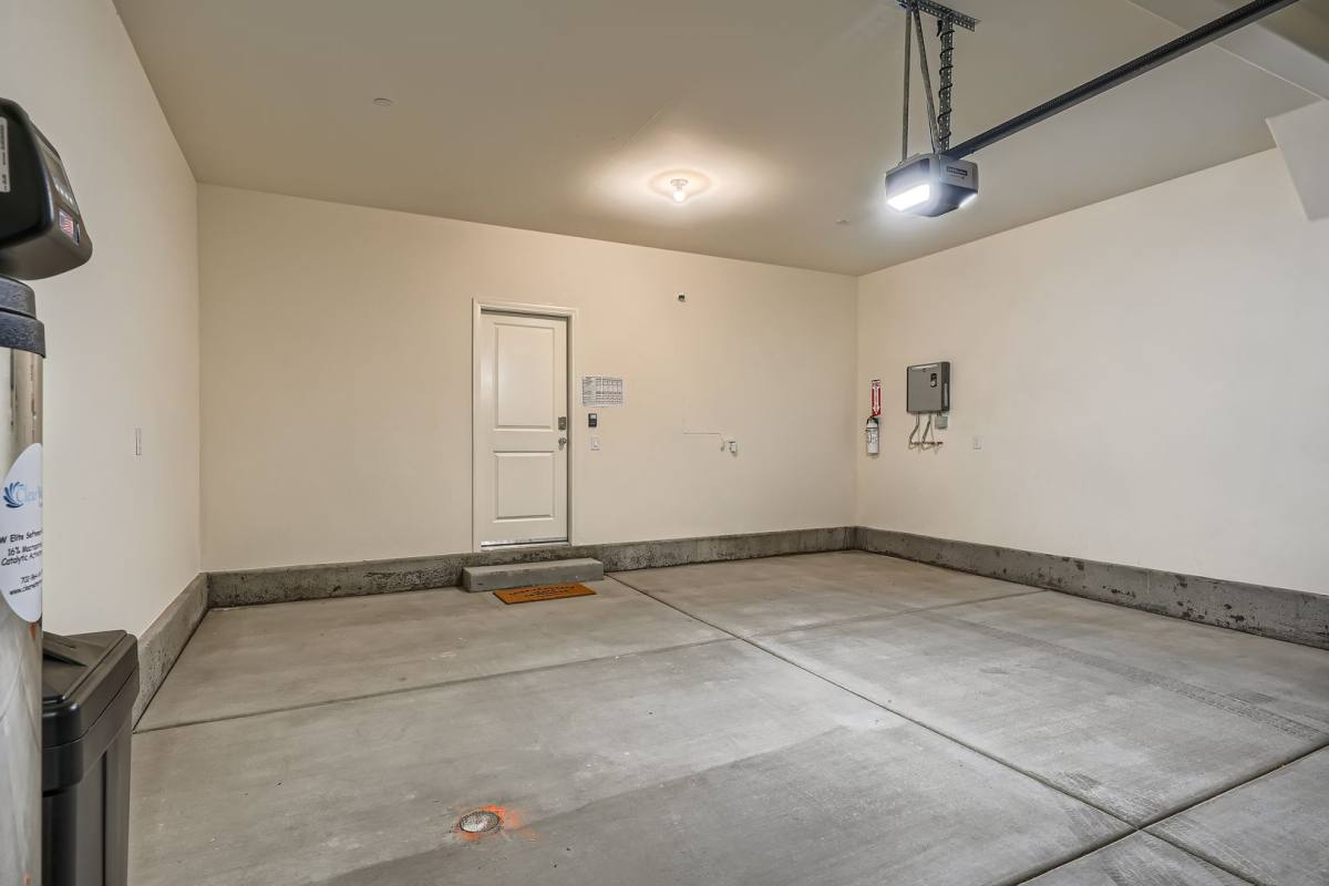 House for rent at 527 Clearsable Ave, Henderson, NV 89044