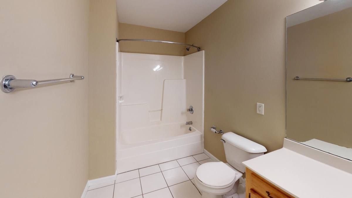 Apartment for rent at 1404 N Garfield St, Marion, IL 62959