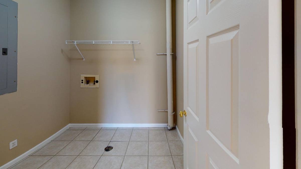 Apartment for rent at 1404 N Garfield St, Marion, IL 62959