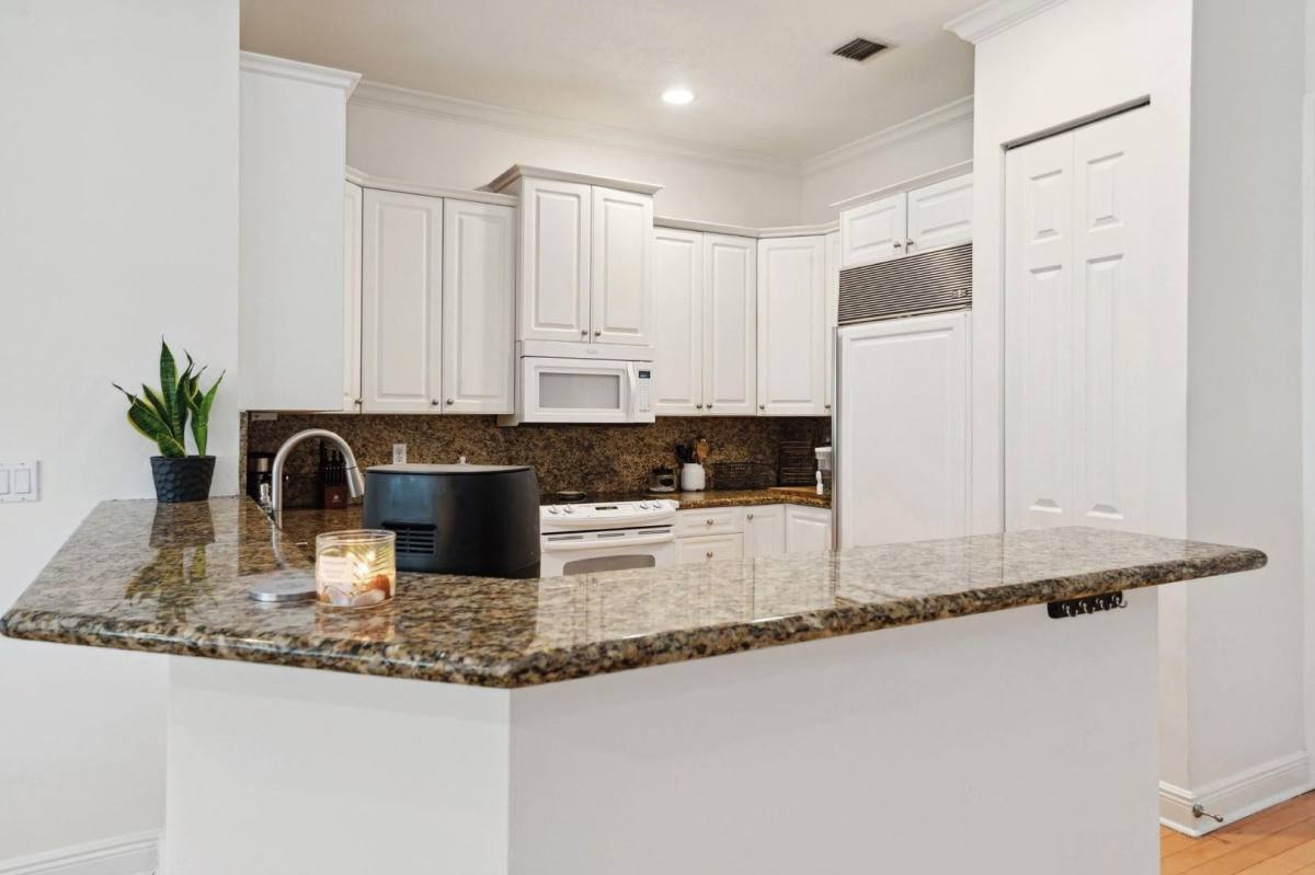 Townhouse for rent at 1416 NE 4th Court, Fort Lauderdale, FL 33301