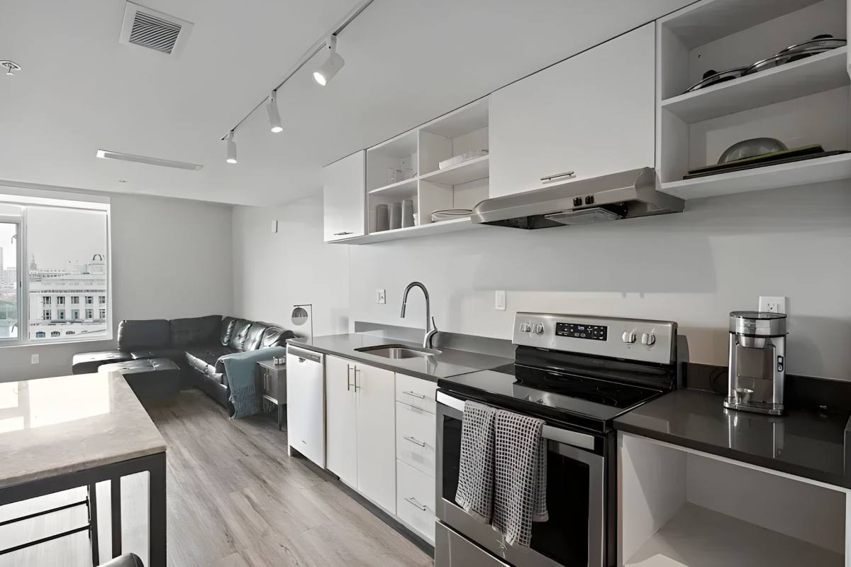 Apartment for rent at 20 E Lanvale St, Baltimore, MD 21202