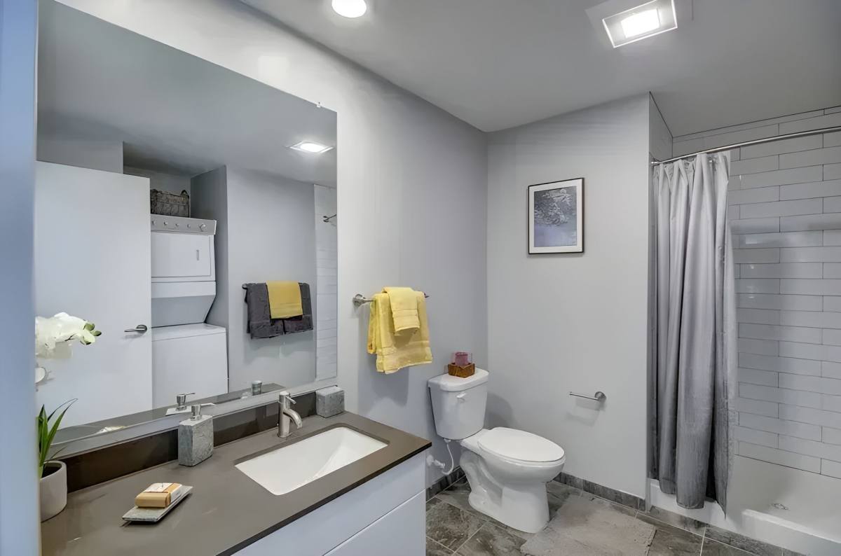 Apartment for rent at 20 E Lanvale St, Baltimore, MD 21202