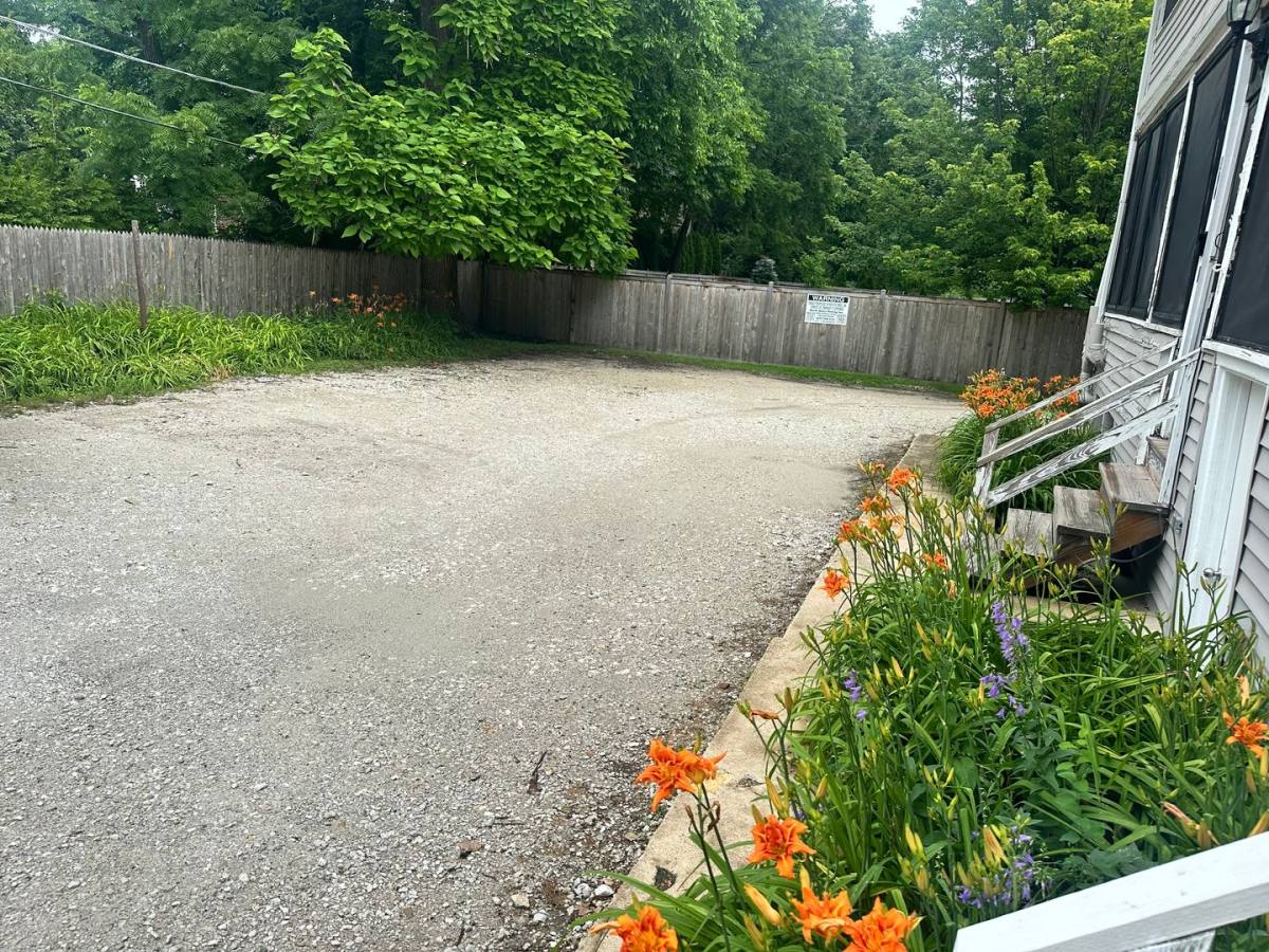 Apartment for rent at 2494 Saint Johns Ave, Highland Park, IL 60035